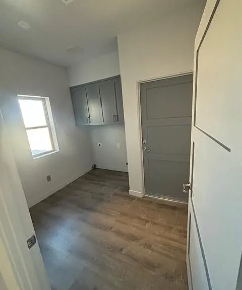 7760 Arrowhead Dr — Photo 10
