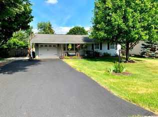 1516 Woodland Dr, Sycamore, IL 60178