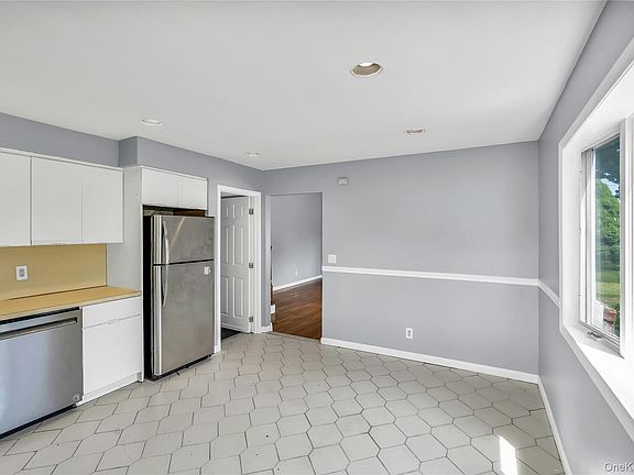 5th image of 86 W 17th Street