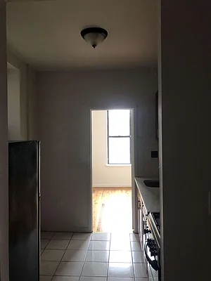 Rented by Lucien Perry | media 10