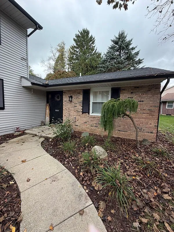 2 bed, 1.5 bath, 1235 sqft, $1,450 — Photo 2