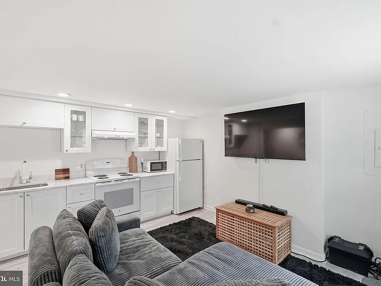 708 I St SE #B — Photo 7