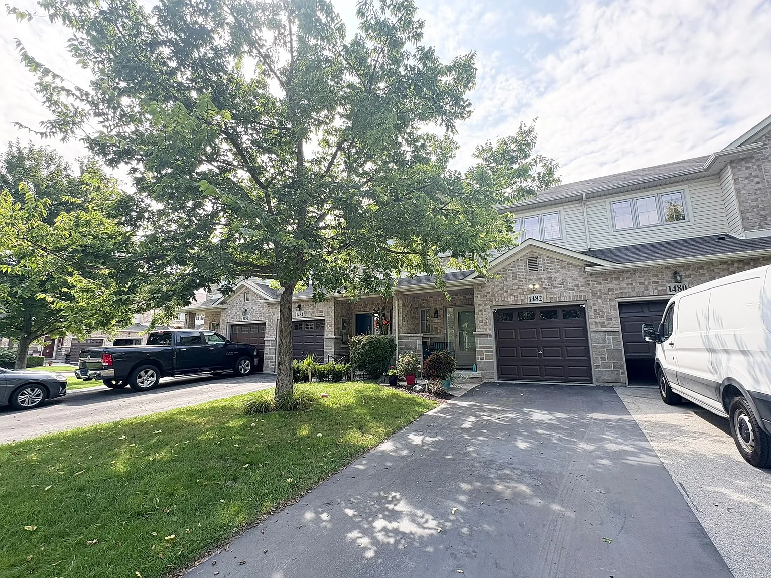 3 bed, 1200 sqft, $2,600 — Photo 1