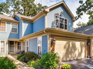 693 Bent Ridge Ln, Elgin, IL 60120