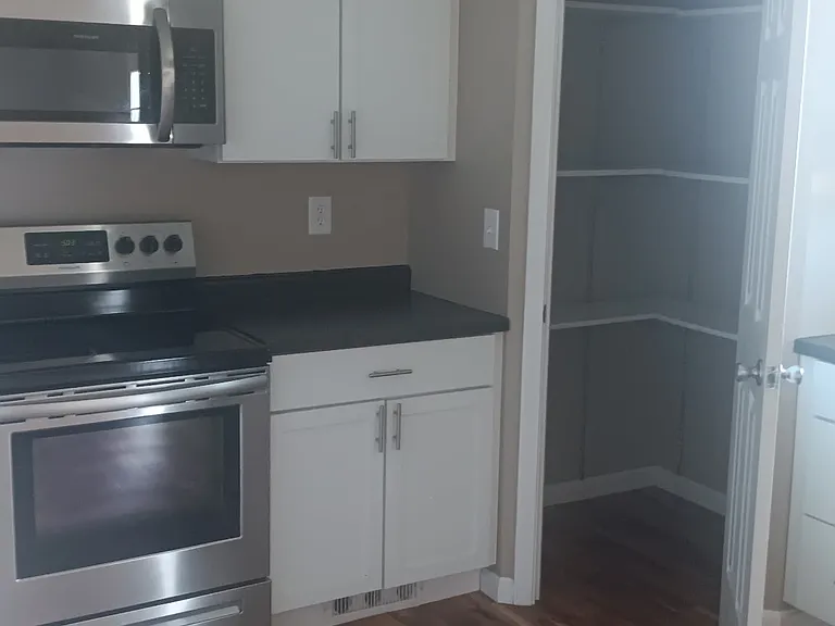 7609 Heim Rd — Photo 3