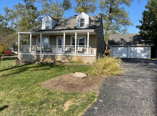 944 Fairway St, Glen Ellyn, IL