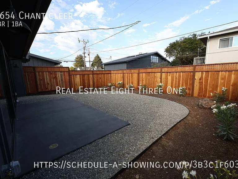 1654 Chanticleer Ave — Photo 8