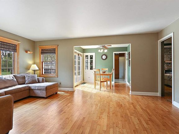 4th image of 1156 Marquette Ave