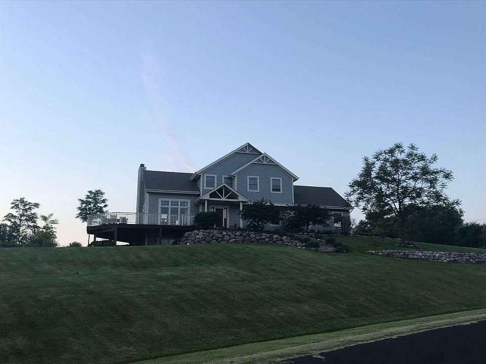 2nd image of N52W27030 Jessica Dr