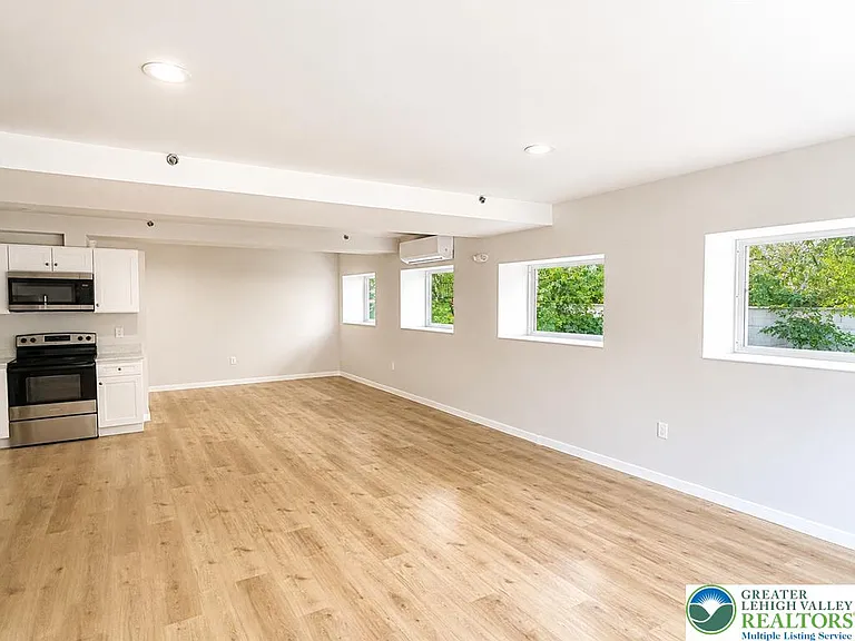 211 South St #8 — Photo 6