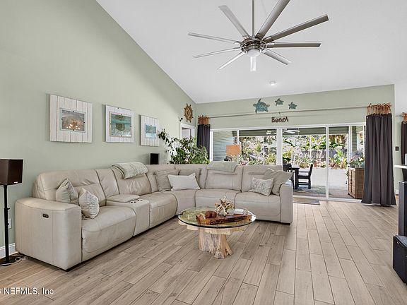 4th image of 1115 PALM Circle