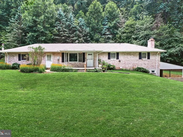 7324 Spring Rd, Seven Valleys, PA 17360