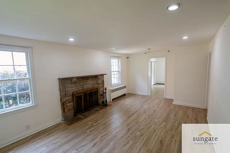 3 bed, 2.5 bath, 1568 sqft, $2,975 — Photo 3