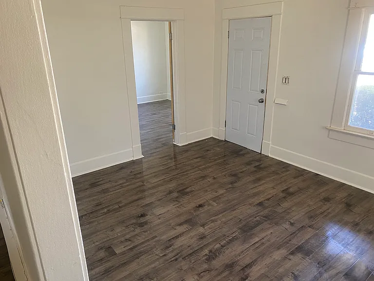 284 Twin Oaks Ave — Photo 4