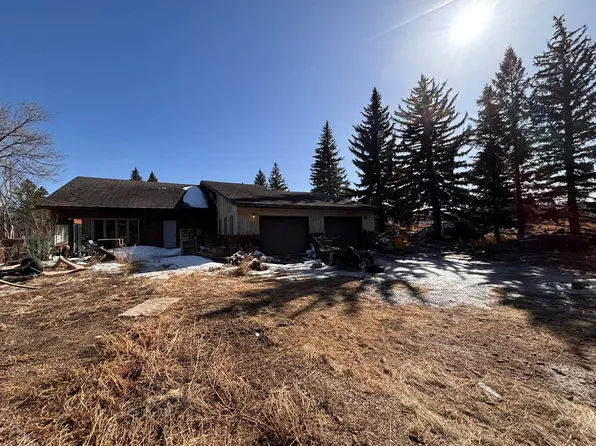 1810 72nd St NW, Minot, ND 58703