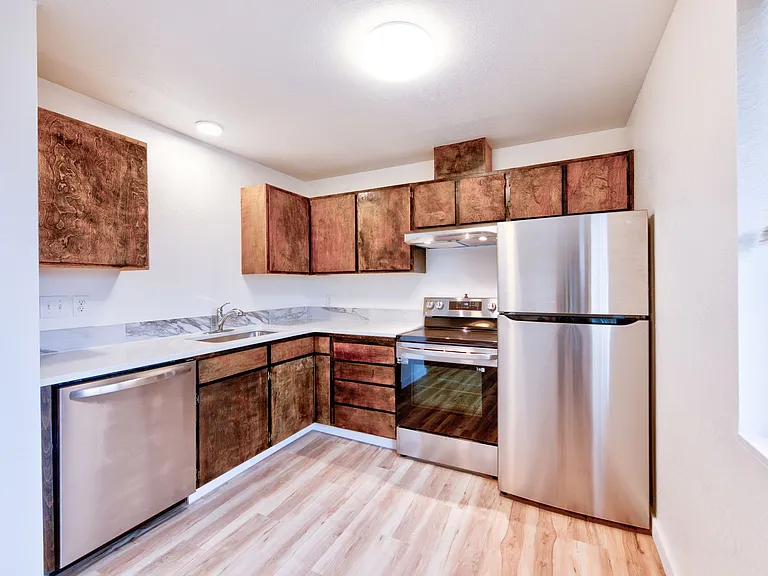 211-225 N Peterson Dr — Photo 15