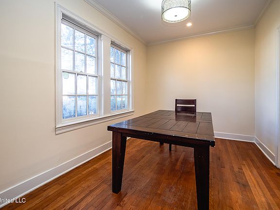 4th image of 535 Hartfield St