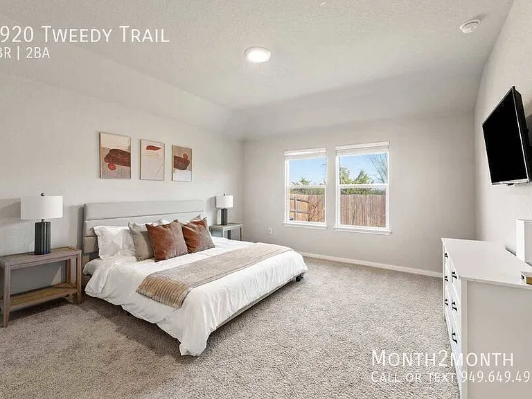 2920 Tweedy Trl — Photo 9