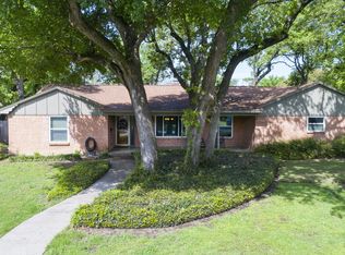715 W Tanglewood Dr, Irving, TX 75061