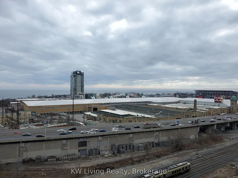 49 E Liberty St #1105 — Photo 9