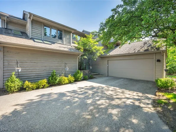 2 Salem Ct, Beachwood, OH 44122