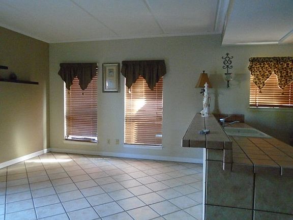 3rd image of 121 E Retama St #101