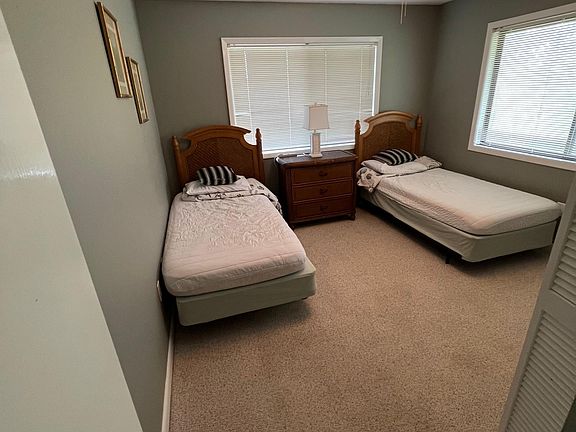 5th image of 26 Bunker Ct #26