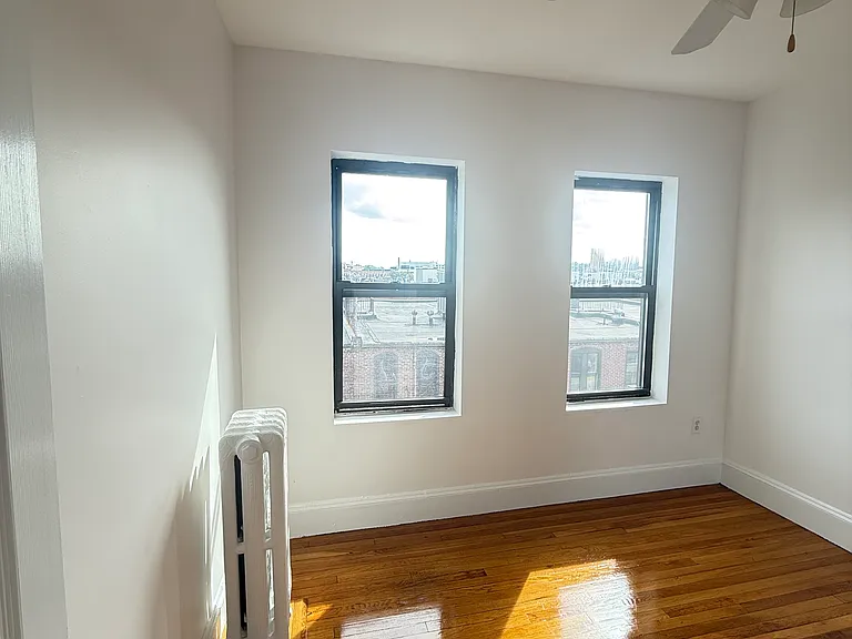 40 Symphony Rd #4 — Photo 11
