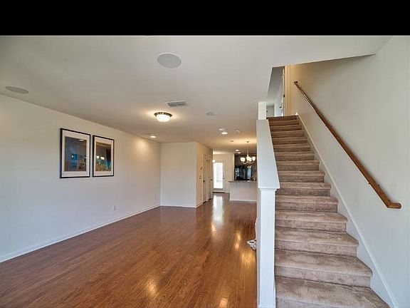 2nd image of 3020 Friars Trl