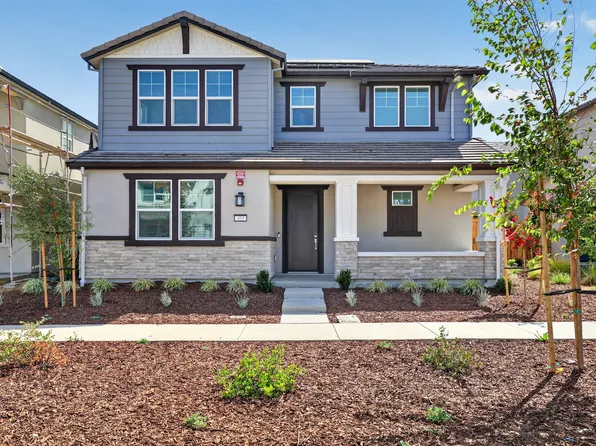 403 National Garden Ln, Vacaville, CA 95687
