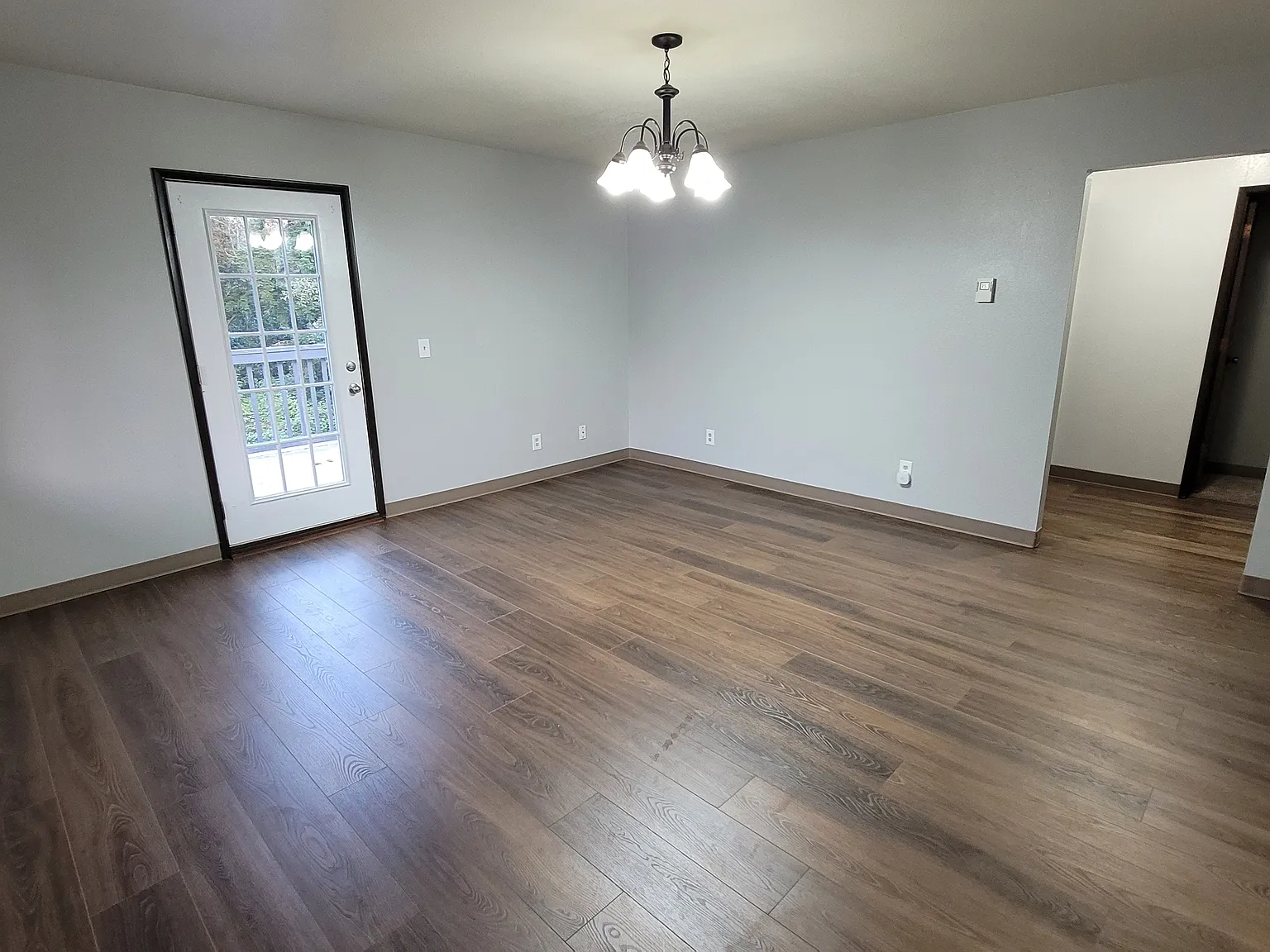 2 bed, 860 sqft, $1,500 — Photo 3