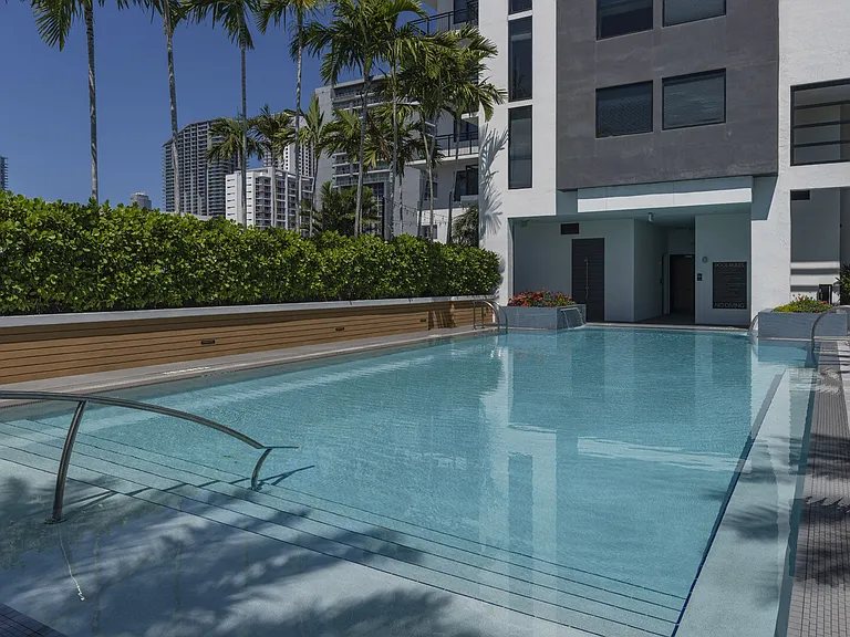 Maizon Brickell — Photo 35