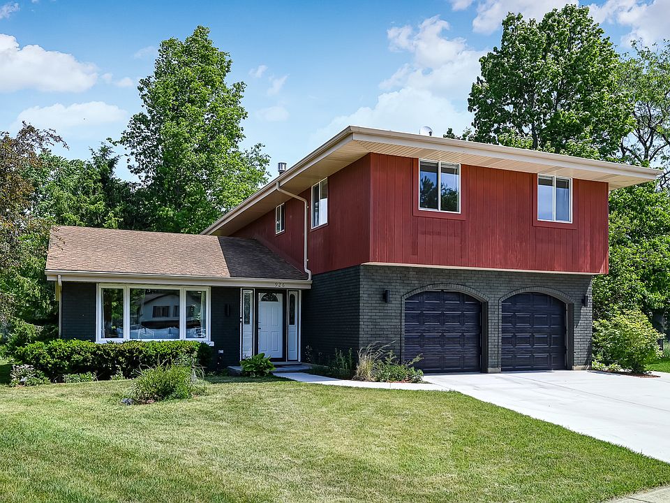1st image of 926 Holliston Ct