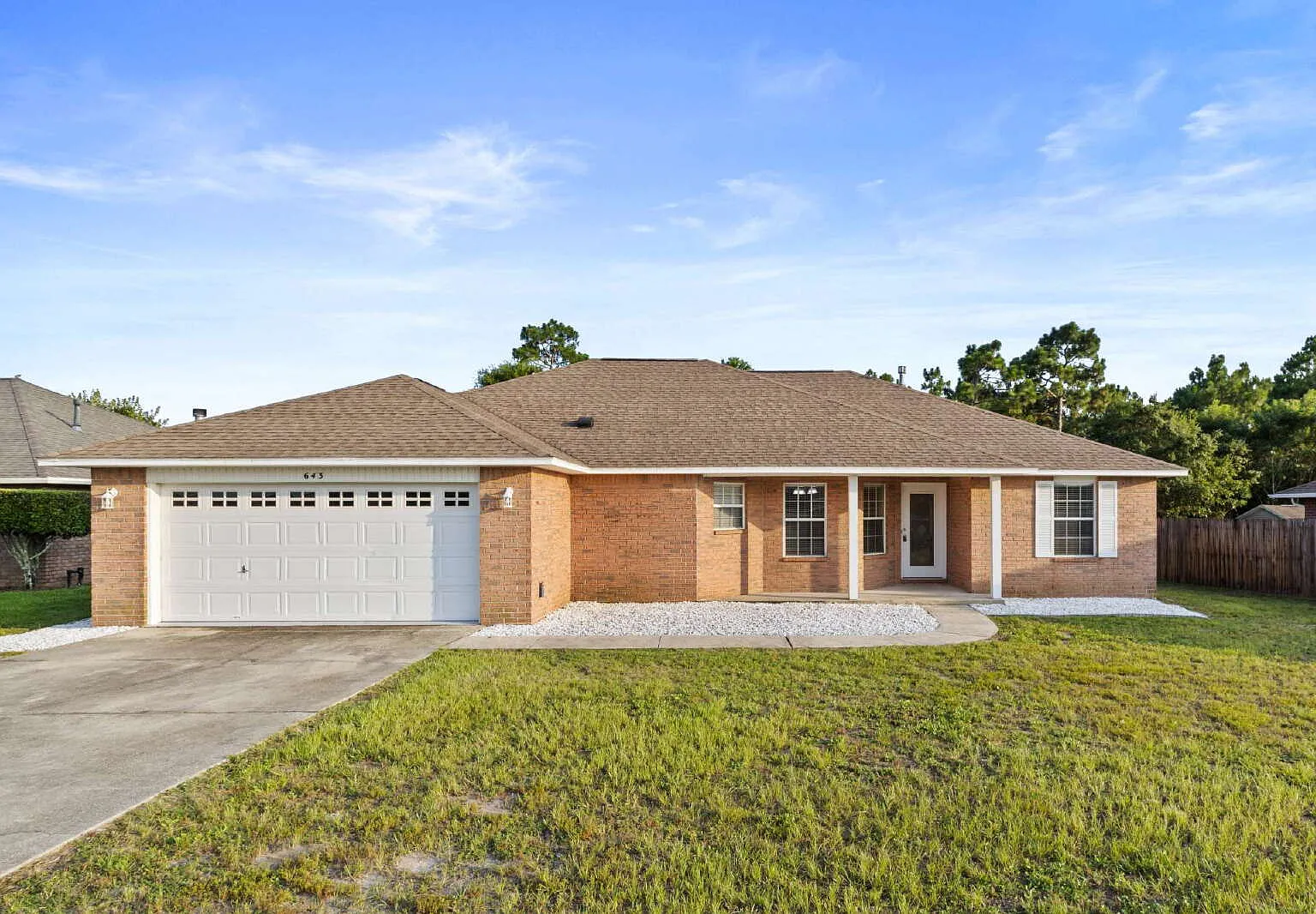 3 bed, 2.0 bath, 1943 sqft, $2,195 — Photo 1