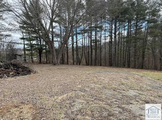 1051 Christiansburg Pike NE, Floyd, VA