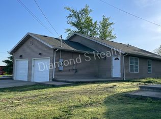 1454 N Ethyl Ave, Springfield, MO 65802