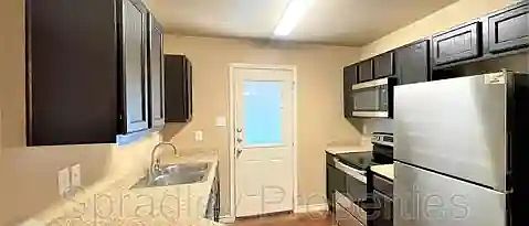4th image of 1547 Brady Way