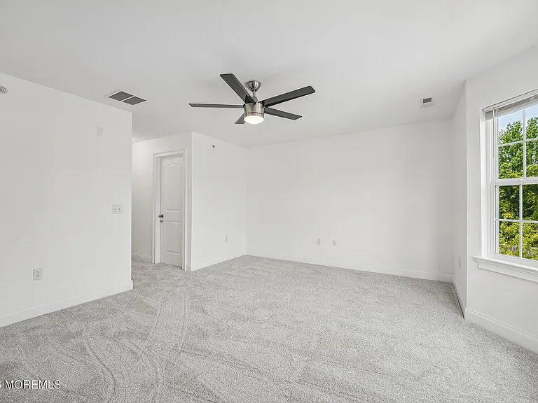 16 Emily Ct — Photo 16