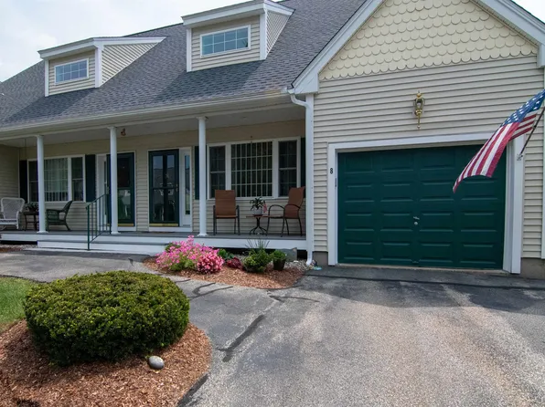 8 Royal Lane, Raymond, NH 03077