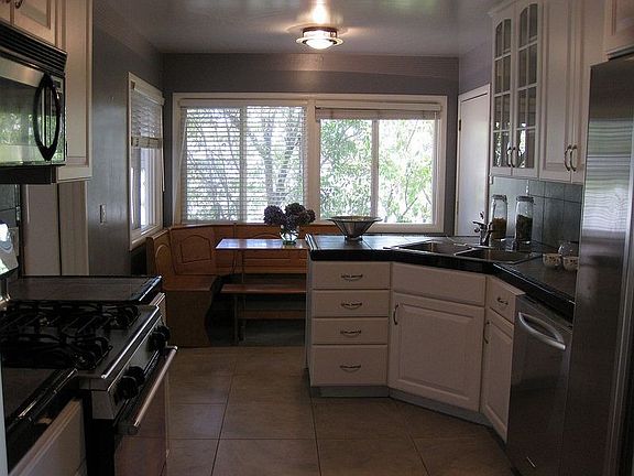 3rd image of 2388 Brittan Ave