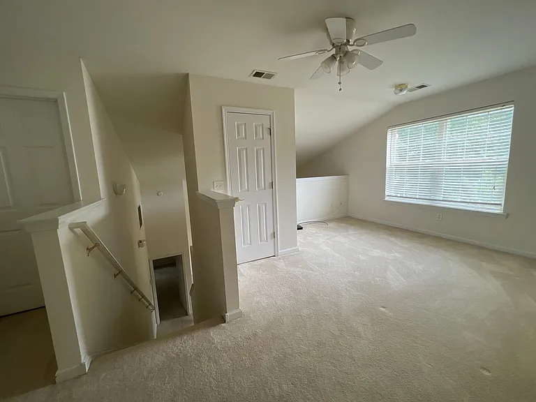 281 Connemara Dr #E — Photo 15