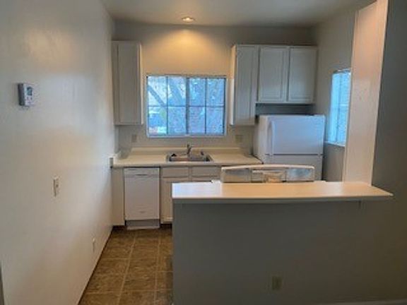 3rd image of 600-640 Jefferson St
