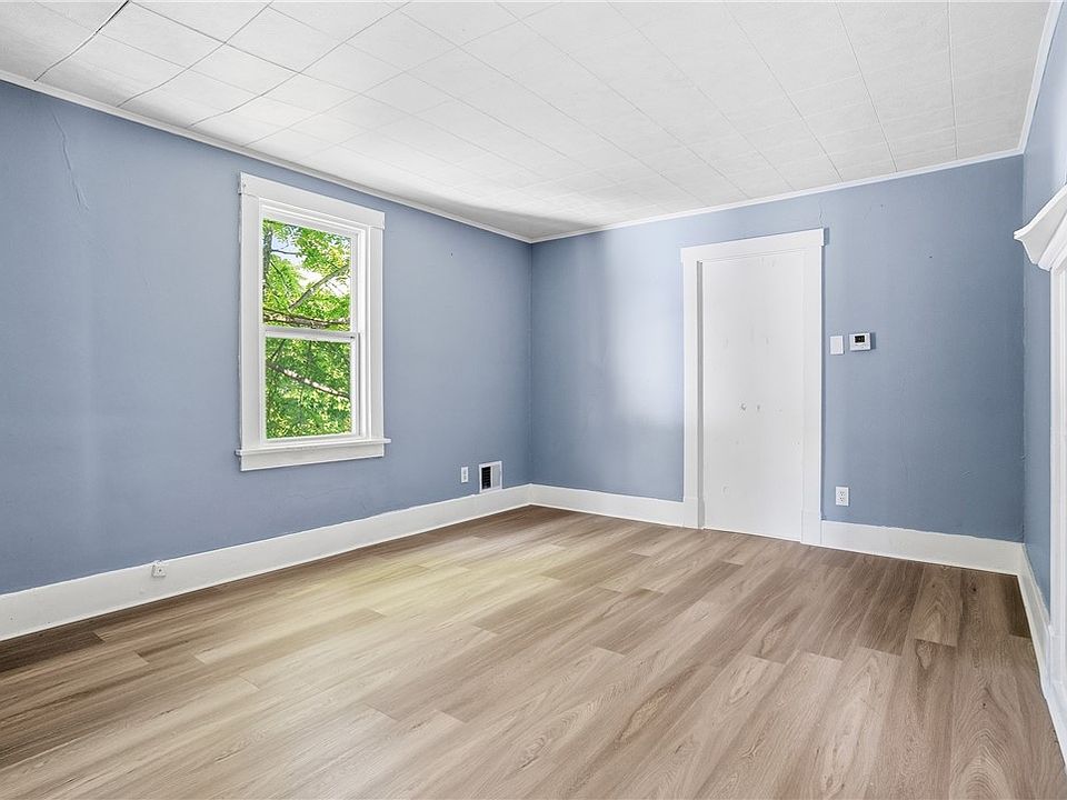 16th image of 3412 Gleason St