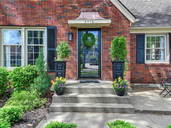 5516 Falmouth Rd, Fairway, KS 66205