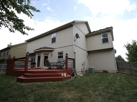 Deck great for entertaining!