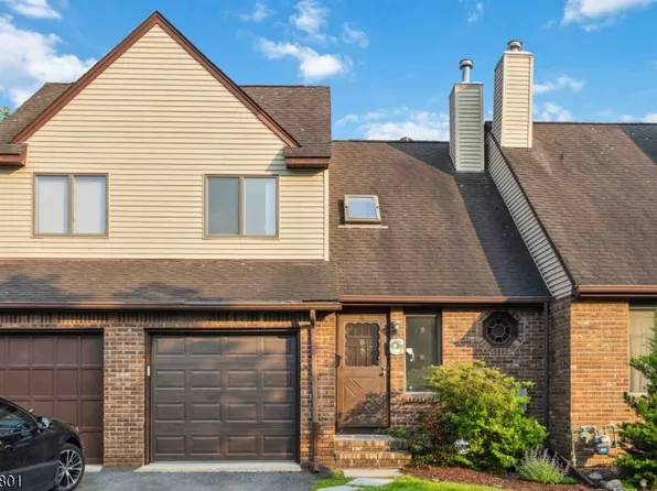 8 Tudor Dr, Pompton Lakes Boro, NJ 07442