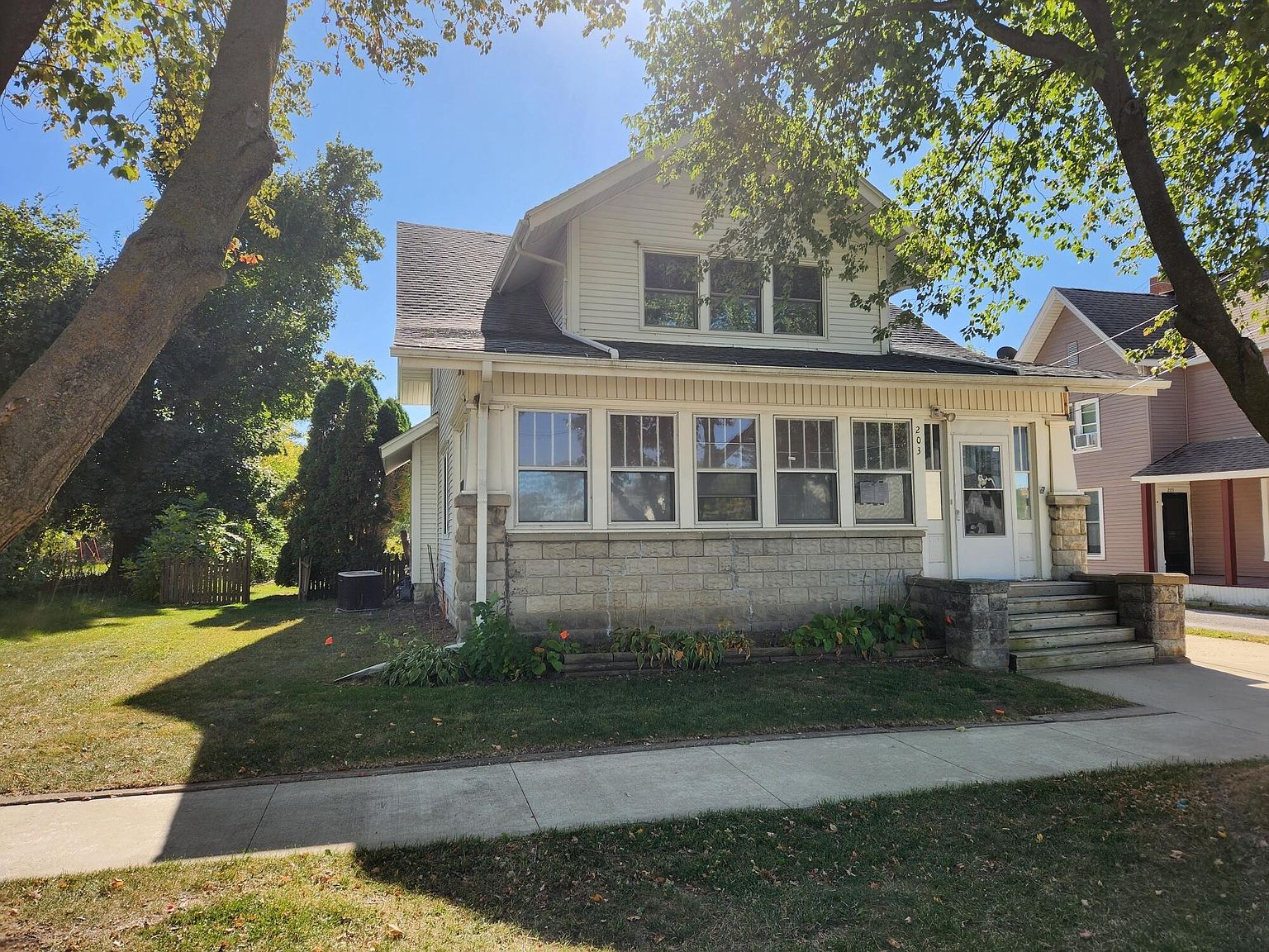203 W Broadway St, Stanwood, IA 52337 Zillow