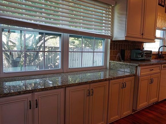 4th image of 1460 Bridlebrook Ct