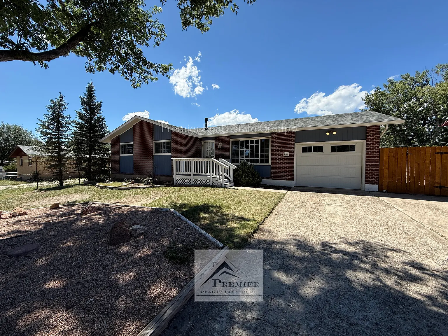 4 bed, 2256 sqft, $1,980 — Photo 2