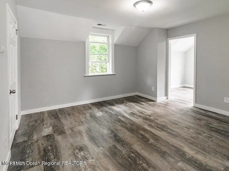 306 Henley Ave #B — Photo 11